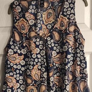 Beautiful paisley sleeveless top